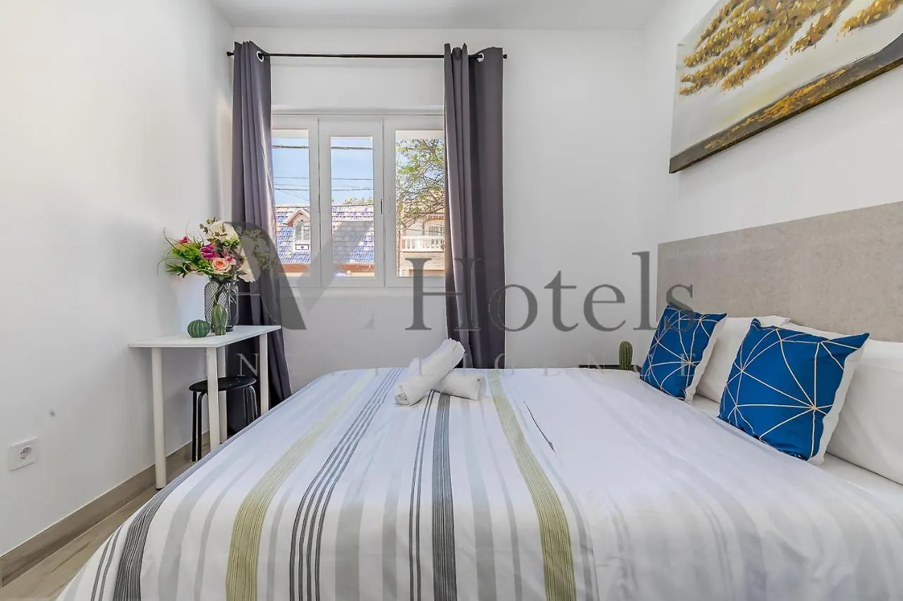 Ayz Silvela - Auto Check-In Property Malaga Guest house