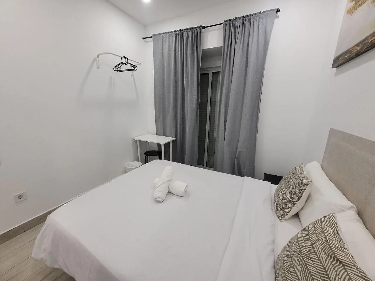 Guest house Ayz Silvela - Auto Check-In Property Malaga Spain